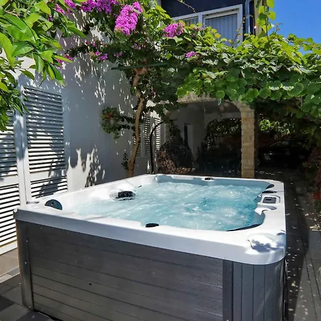 With Hot Tub - 25838 * 자다르